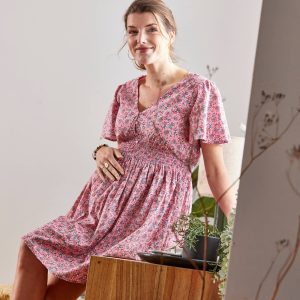 Achat Robe courte en crêpe imprimé grossesse et allaitement rose imprimé pas cher en promo